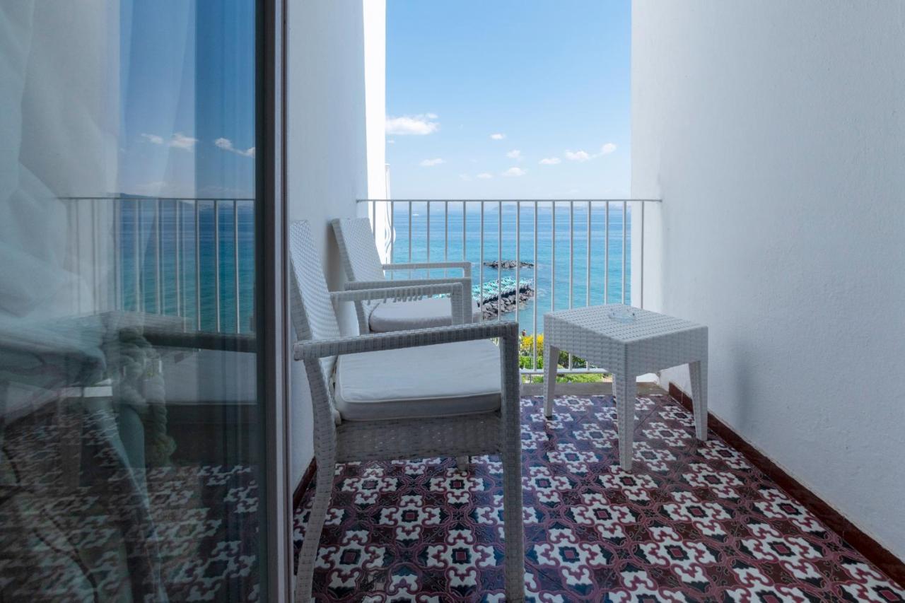 איסקיה Punta Molino Beach Resort & Thermal Spa מראה חיצוני תמונה